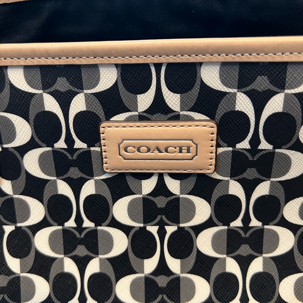 Coach tote EXCELLENT CONDITION - Picture 2 of 7
